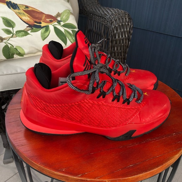 chris paul basketball shoes